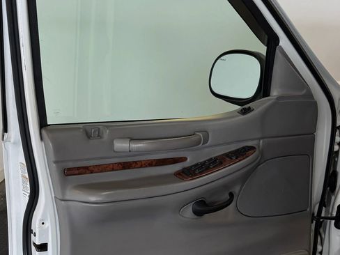 Used 2000 Lincoln Navigator 2WD image 11