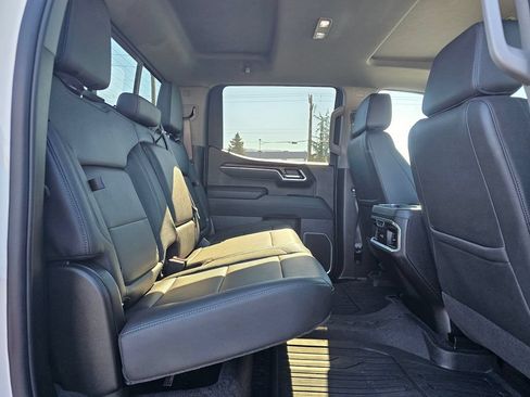 Used 2025 GMC Sierra 1500 SLT AWD/4WD image 19