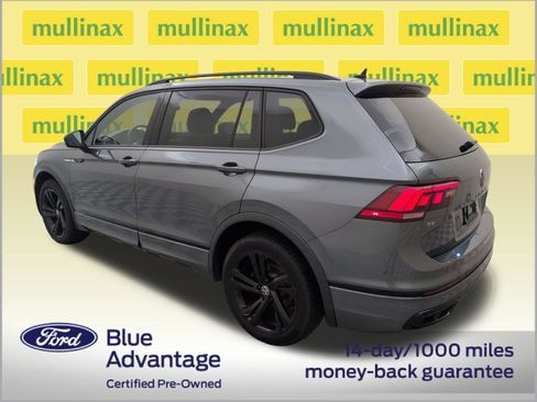 Used 2023 Volkswagen Tiguan SE R-Line FWD image 9