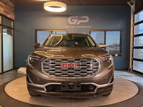 Used 2019 GMC Terrain Denali w/ GMC Pro Grade Package AWD/4WD image 8