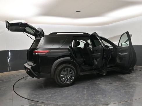 Used 2024 Nissan Pathfinder SV image 33