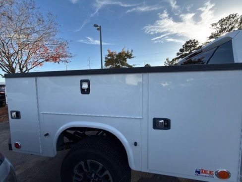 New 2026 GMC Sierra 3500 Pro w/ Convenience Package image 3