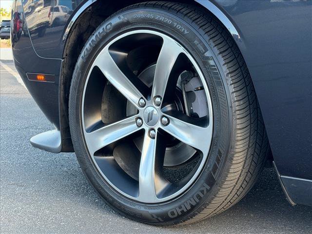 Used 2019 Dodge Challenger R/T w/ Driver Convenience Group RWD image 23