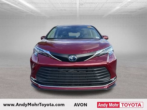 Used 2022 Toyota Sienna XLE FWD image 3