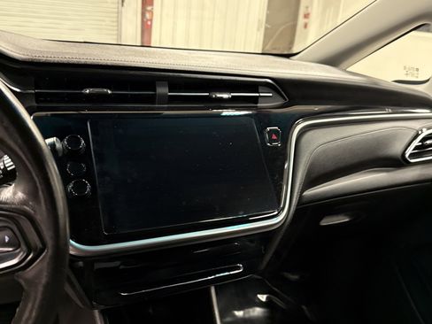 Used 2022 Chevrolet Bolt LT image 8