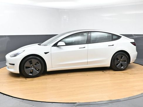 Used 2023 Tesla Model 3 Standard Range RWD image 8
