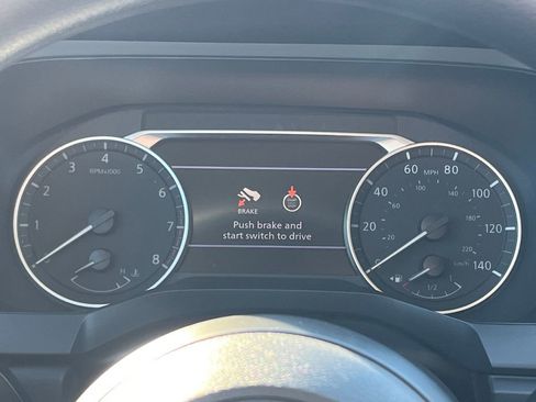 Used 2024 Nissan Pathfinder S image 34