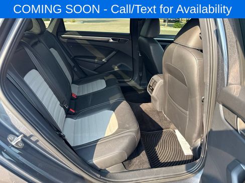 Used 2018 Volkswagen Passat 3.6 FWD image 10