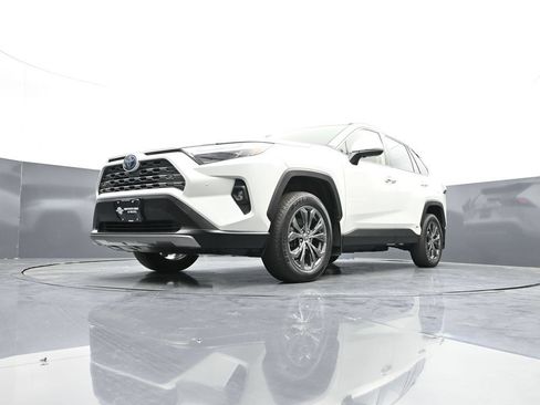 Used 2022 Toyota RAV4 Limited w/ Limited Grade Weather Package AWD/4WD image 21