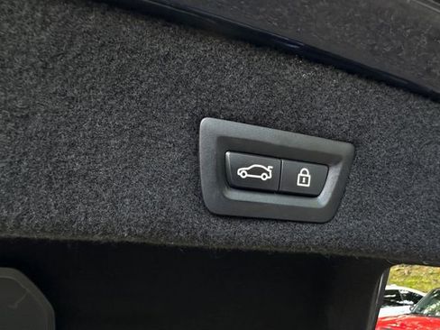 Used 2017 BMW 740i image 39