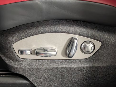 New 2026 Porsche Macan AWD/4WD image 30