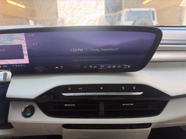 Used 2025 Buick Enclave Avenir w/ Trailering Package, 5000 lbs. FWD image 13