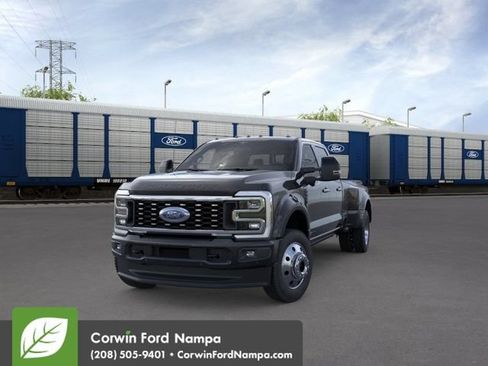 New 2026 Ford F450 Platinum w/ FX4 Off-Road Package AWD/4WD image 3