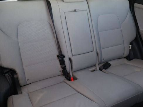 Used 2020 Hyundai Tucson SE w/ Cargo Package image 18