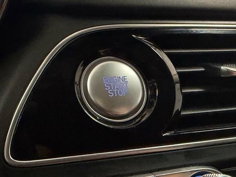 Used 2022 Genesis G70 2.0T image 21