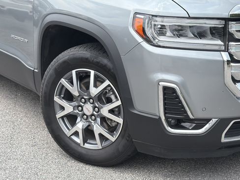 Used 2023 GMC Acadia SLT FWD image 3