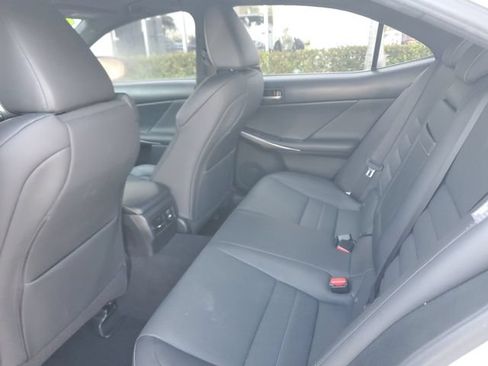 Used 2019 Lexus IS 300 F Sport w/ F Sport Package RWD image 9