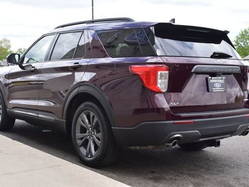 Used 2022 Ford Explorer XLT w/ Equipment Group 202A AWD/4WD image 15