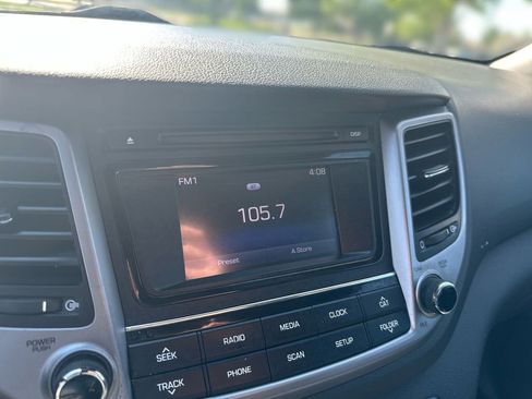 Used 2017 Hyundai Tucson SE FWD image 12