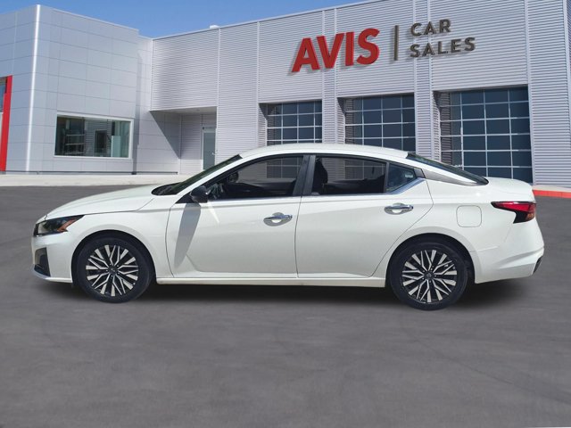 Used 2025 Nissan Altima 2.5 SV FWD image 10