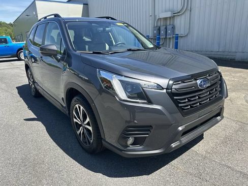 Used 2022 Subaru Forester Limited AWD/4WD image 12