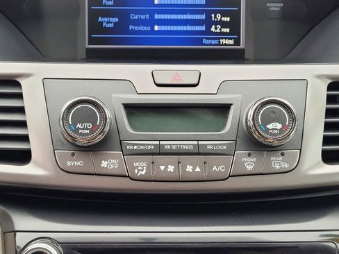 Used 2016 Honda Odyssey SE image 13