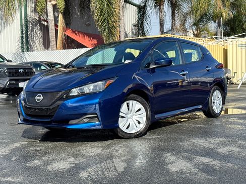Used 2025 Nissan Leaf S image 2
