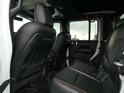 Used 2023 Jeep Gladiator Mojave w/ Cold Weather Group AWD/4WD image 20