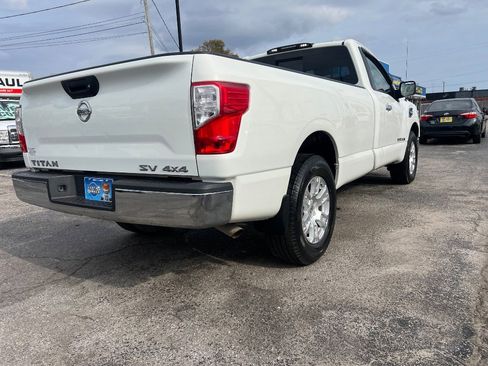 Used 2017 Nissan Titan SV image 3