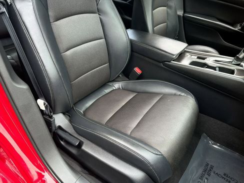 Used 2018 Honda Accord Sport image 22