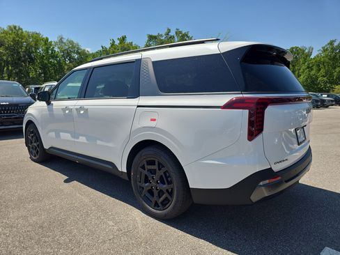 New 2026 Kia Carnival SX Prestige FWD image 6