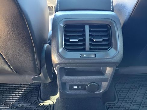 Used 2021 Volkswagen Tiguan SEL Premium R-Line image 31