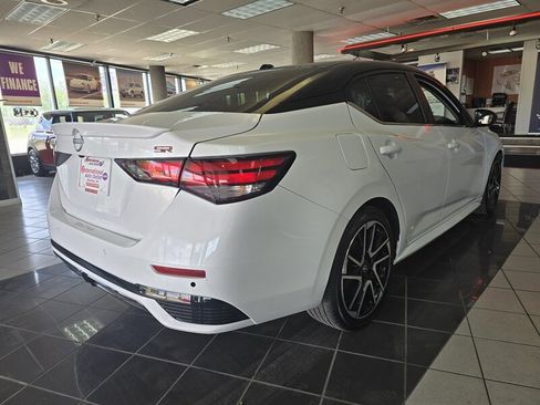 Used 2025 Nissan Sentra SR FWD image 4