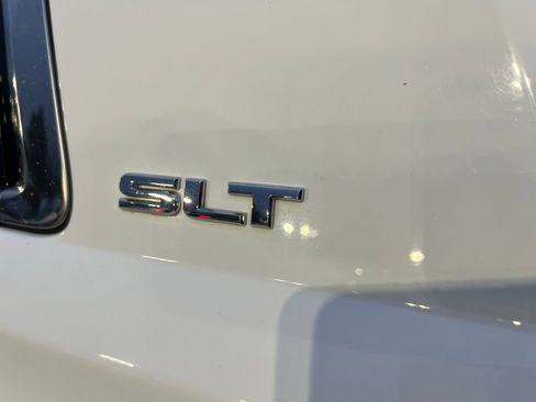 Used 2017 GMC Yukon SLT image 9