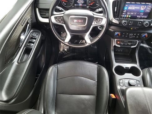 Used 2024 GMC Terrain SLT image 21