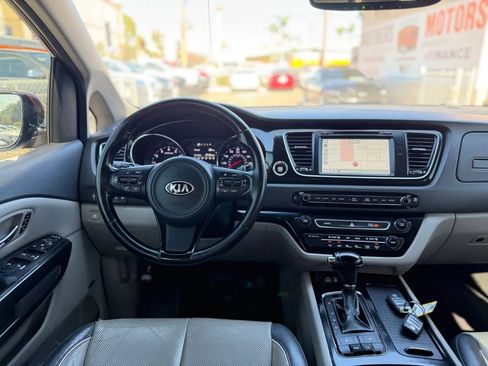 Used 2016 Kia Sedona SX FWD image 43