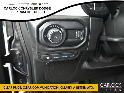 Used 2025 Jeep Wrangler Sport image 15