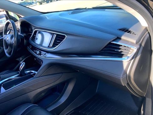 Used 2021 Buick Enclave Avenir image 38