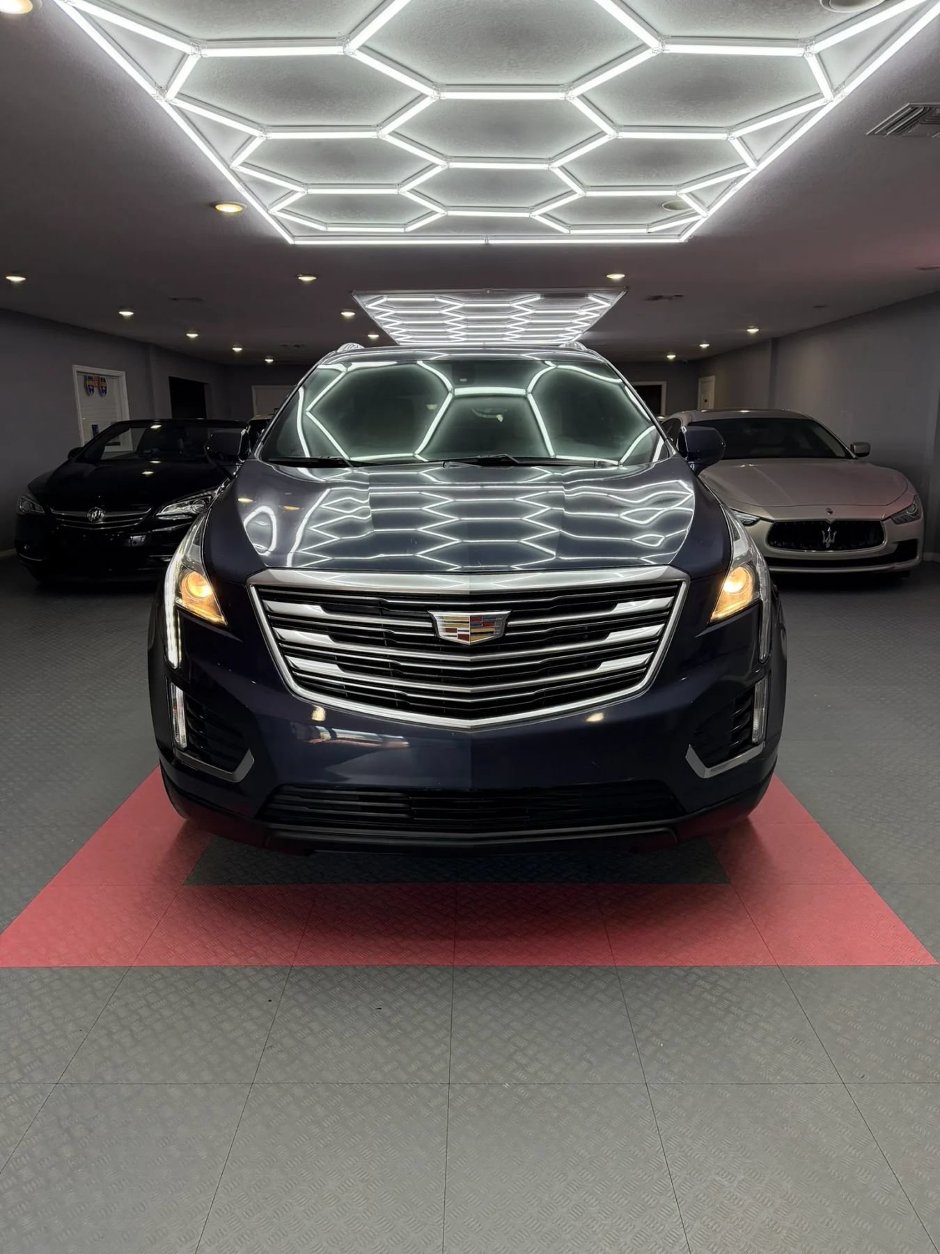 Used 2019 Cadillac XT5 FWD image 8