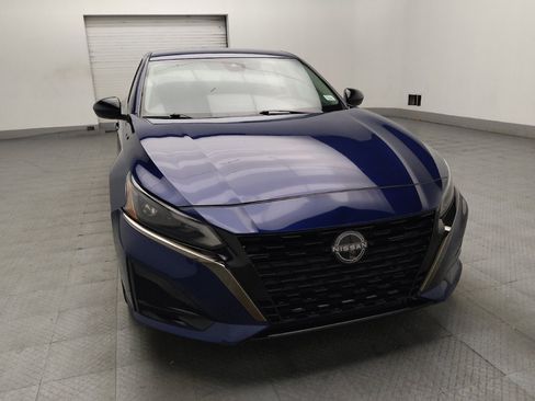 Used 2024 Nissan Altima 2.5 SR FWD image 14
