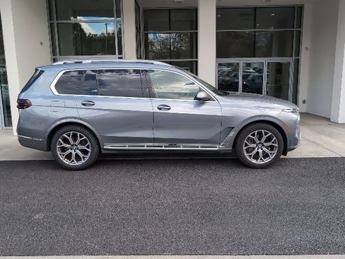 Used 2024 BMW X7 xDrive40i AWD/4WD image 2