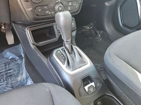 Used 2018 Jeep Renegade Altitude w/ Popular Equipment Group image 15