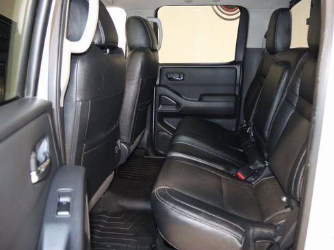 Used 2022 Nissan Frontier SV image 51