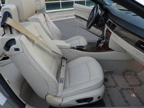 Used 2009 BMW 328i Convertible image 13