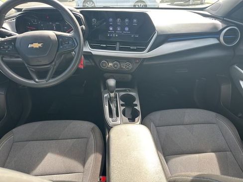 Used 2024 Chevrolet Trax LS FWD image 34