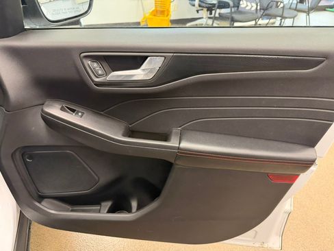 Used 2021 Ford Escape SEL w/ SEL Stealth AWD Package image 31