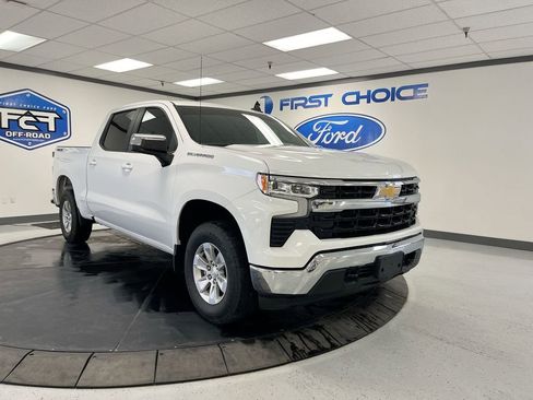 Used 2023 Chevrolet Silverado 1500 LT w/ Work Truck Package AWD/4WD image 2