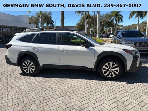 Used 2023 Subaru Outback Premium image 5