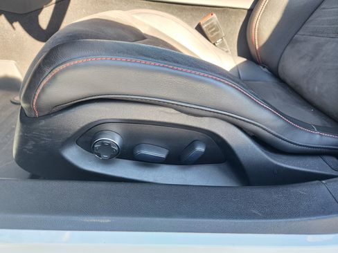 Used 2022 Chevrolet Corvette Stingray Premium Cpe w/ Z51 Performance Package image 20