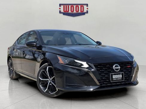 Used 2024 Nissan Altima 2.5 SR FWD image 1